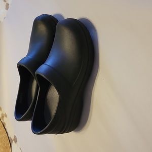 CROCS Comfort Womens Black Dual comfort Clogs Shoes Size 8 W